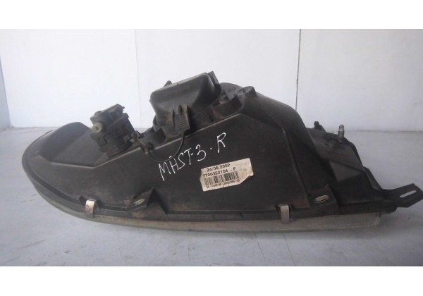 Фара права Renault master II 1998-2003р, 7700352104